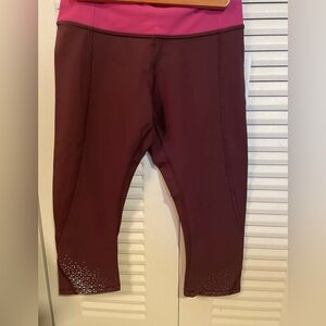 NWT - Lululemon Tight Stuff Crop 17” Size 4